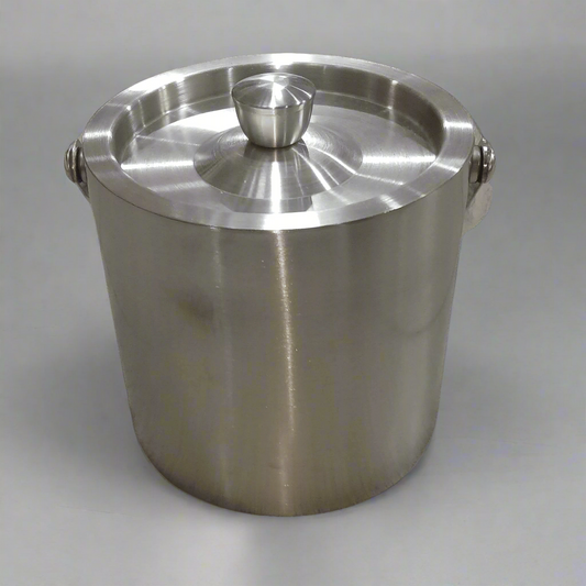 Stainless Steel Ice Bucket with Lid – Elegant and Durable for Parties and Gatherings